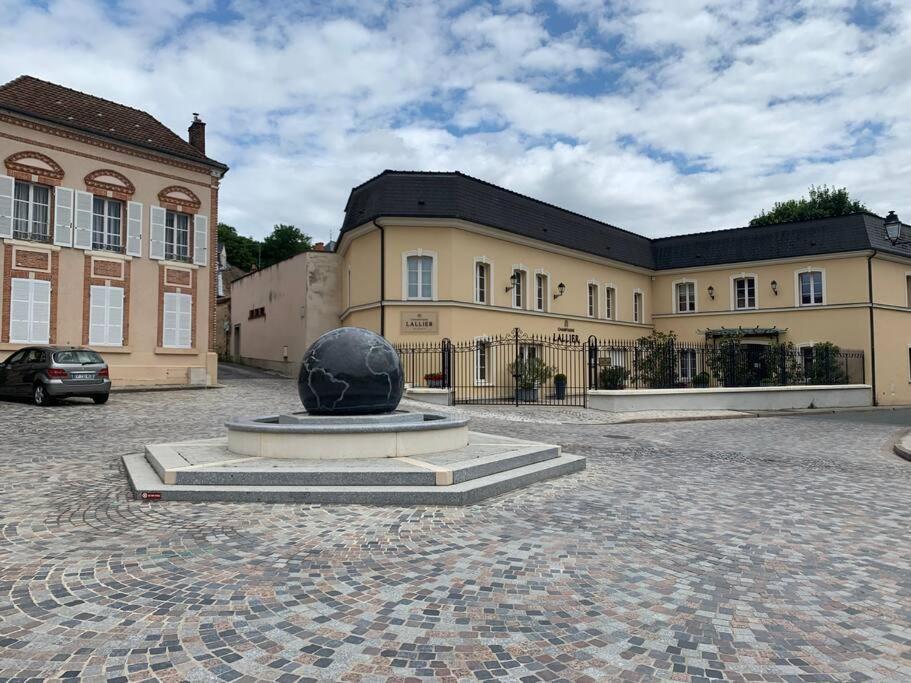Ferienwohnung L'Etape Champenoise Ay-Champagne Exterior foto